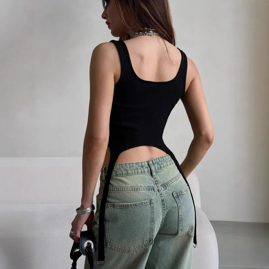 Damen Crop-Top mit innovativem Schnitt und einzigartigen Binde-Details EB