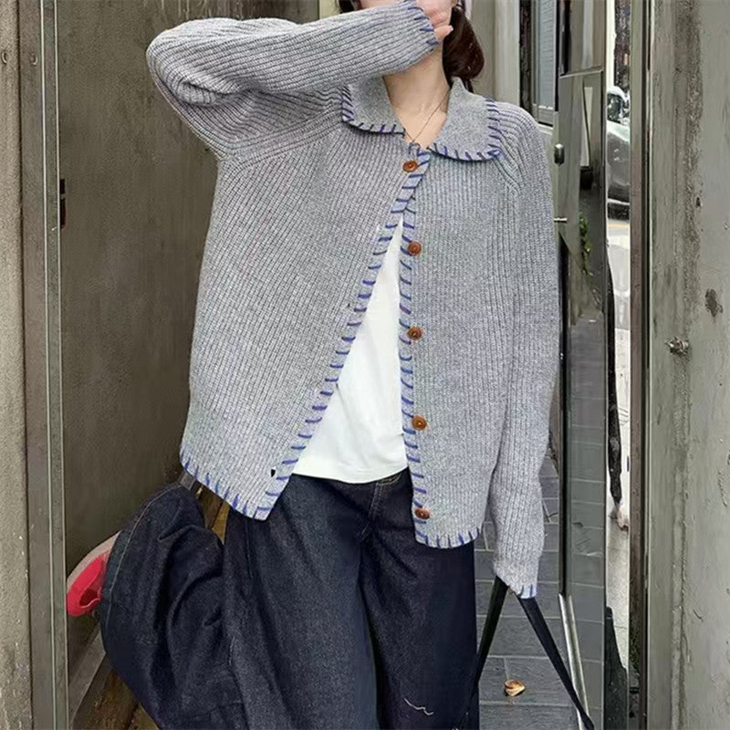 Damen Bequemer Strickcardigan mit kontrastierenden Knopfdetails und großem Kragen EB