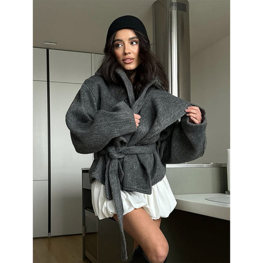 Damen Oversized Wolljacke mit modischem Gürtel und praktischem Knopfdetail EB