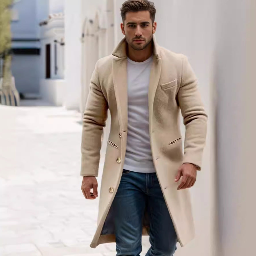 Herren eleganter Langmantel mit feinen Knopfdetails und schickem Schnitt EB