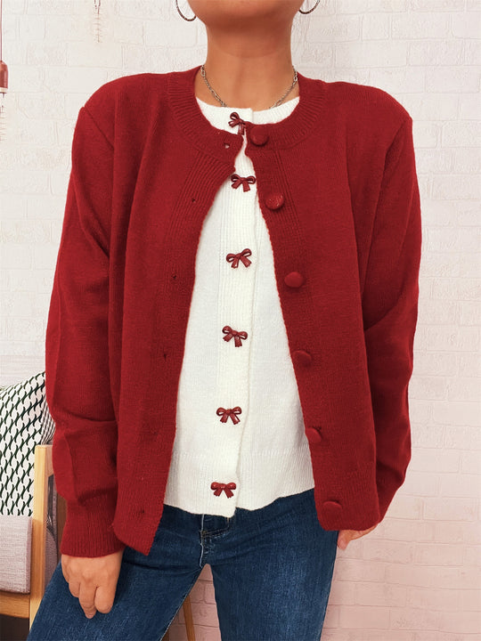 Damen Kuschelweich Strickjacke mit schönen Knöpfen und raffinierten Details EB