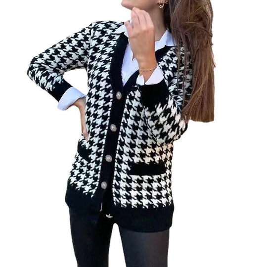 Damen modische Strickjacke mit klassischem Hahnentrittmuster und Knopfdetails EB