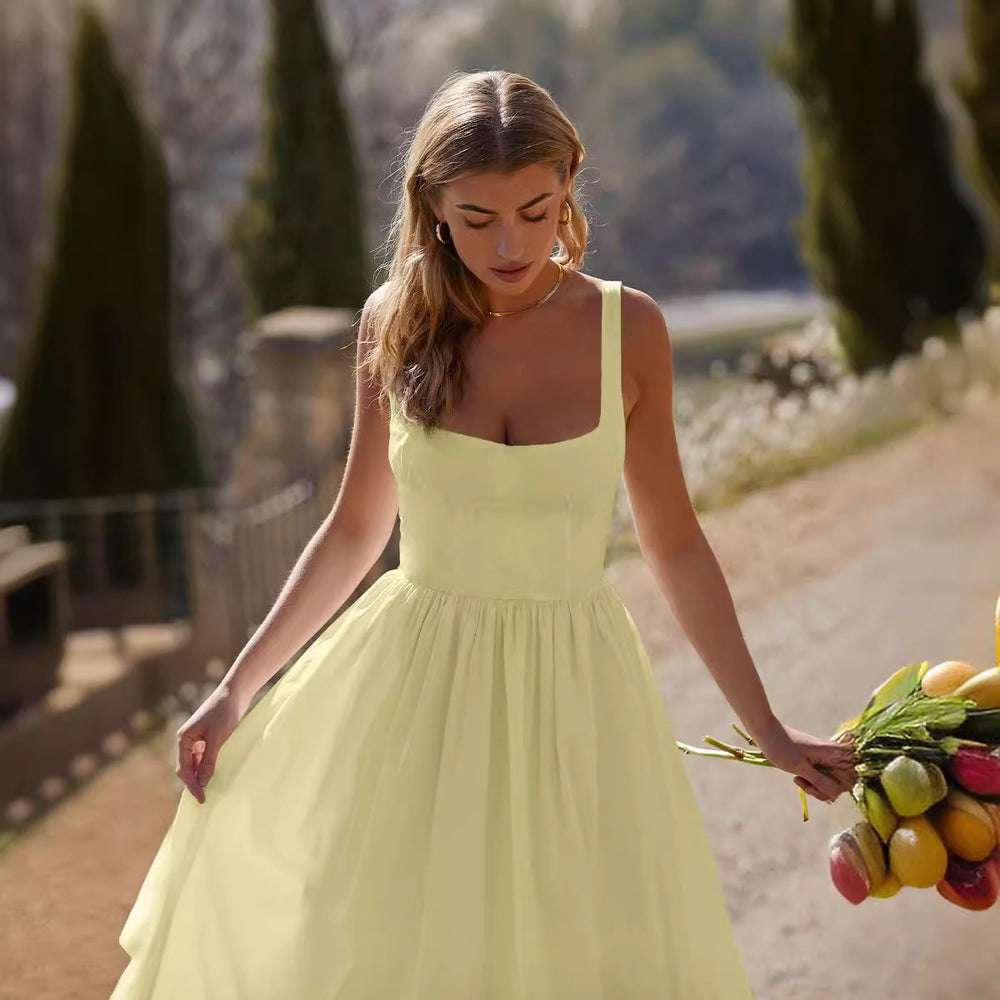 Damen Maxikleid mit elegantem Schnitt und voluminösem Rock EB