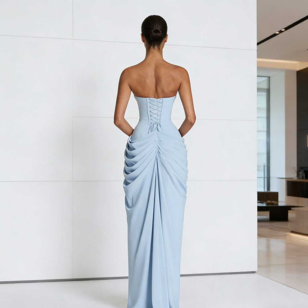 Damen Elegantes Abendkleid mit schulterfreier Silhouette und geschmeidiger Drapierung EB