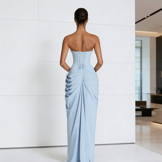 Damen Elegantes Abendkleid mit schulterfreier Silhouette und geschmeidiger Drapierung EB