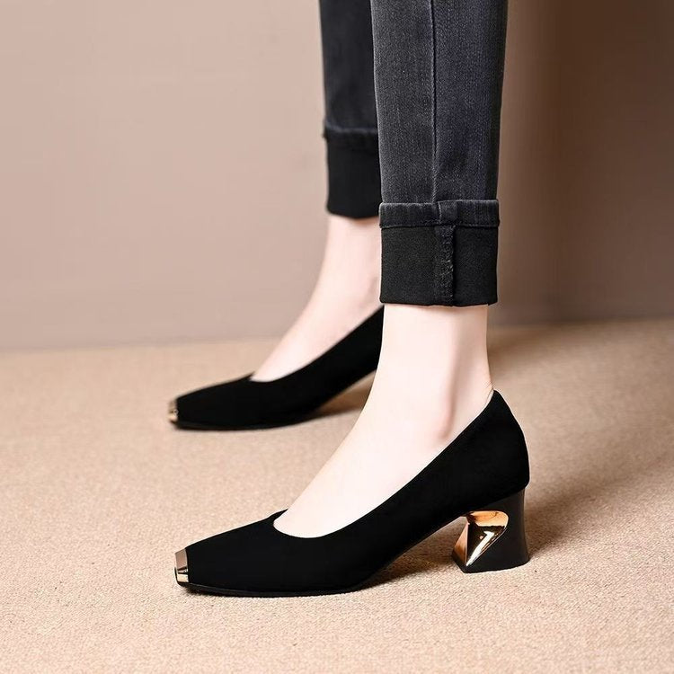 Damen elegante Pumps mit modischem Metall-Highlight und komfortablem Absatz EB