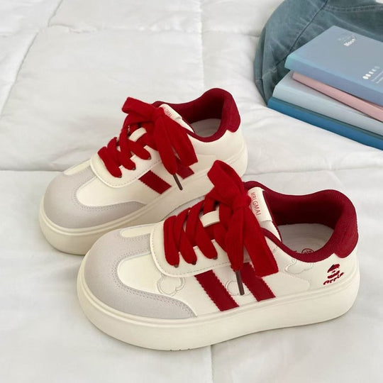 Damen Modische Sneaker mit trendigen Applikationen und bequemer Sohle EB