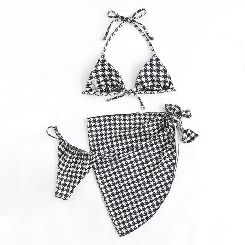 Damen Bikini-Set mit modernem Hahnentrittmuster und schickem Wickelrock EB