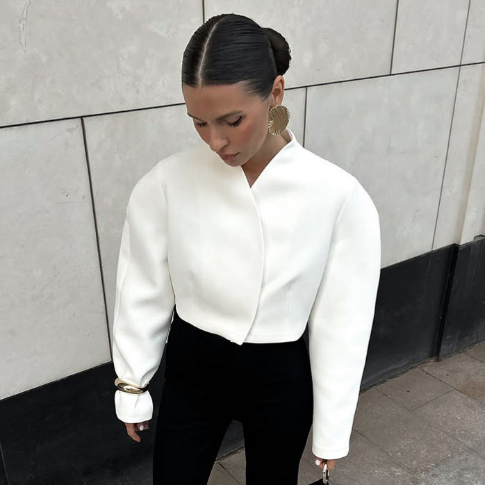 Damen Modische kurze Jacke mit voluminösen Ärmeln und hochgeschichtetem Kragen EB