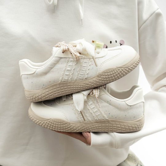 Damen Sneakers mit dekorativen Spitzen und atmungsaktivem Obermaterial EB