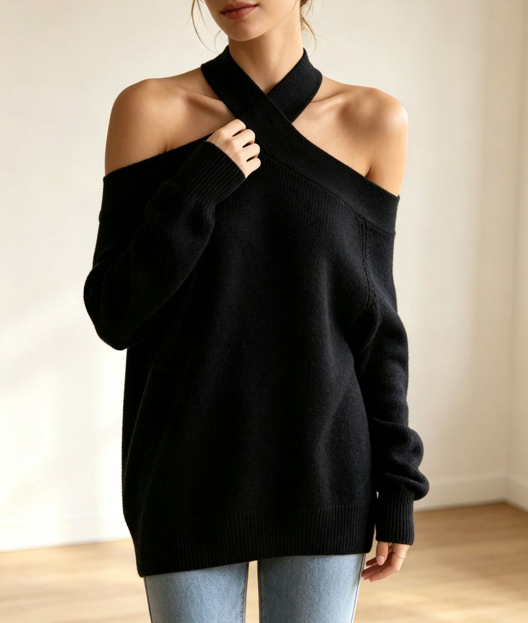 Damen Grobgestrickter schulterfreier Pullover mit überkreuztem Neckholder EB