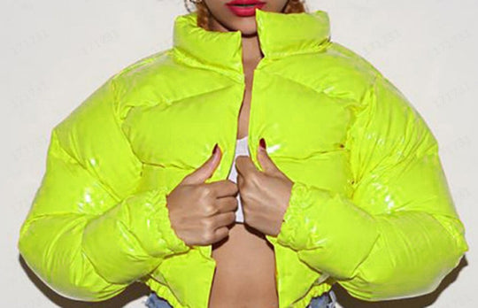 Damen modische kurze Steppjacke mit glänzendem Finish EB