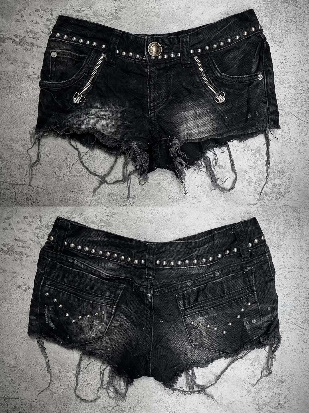 Damen Modische Destroyed Denim-Shorts mit Nieten EB