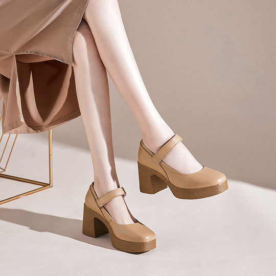 Damen Plateau Pumps mit verstellbarem Riemen und strukturiertem Blockabsatz EB