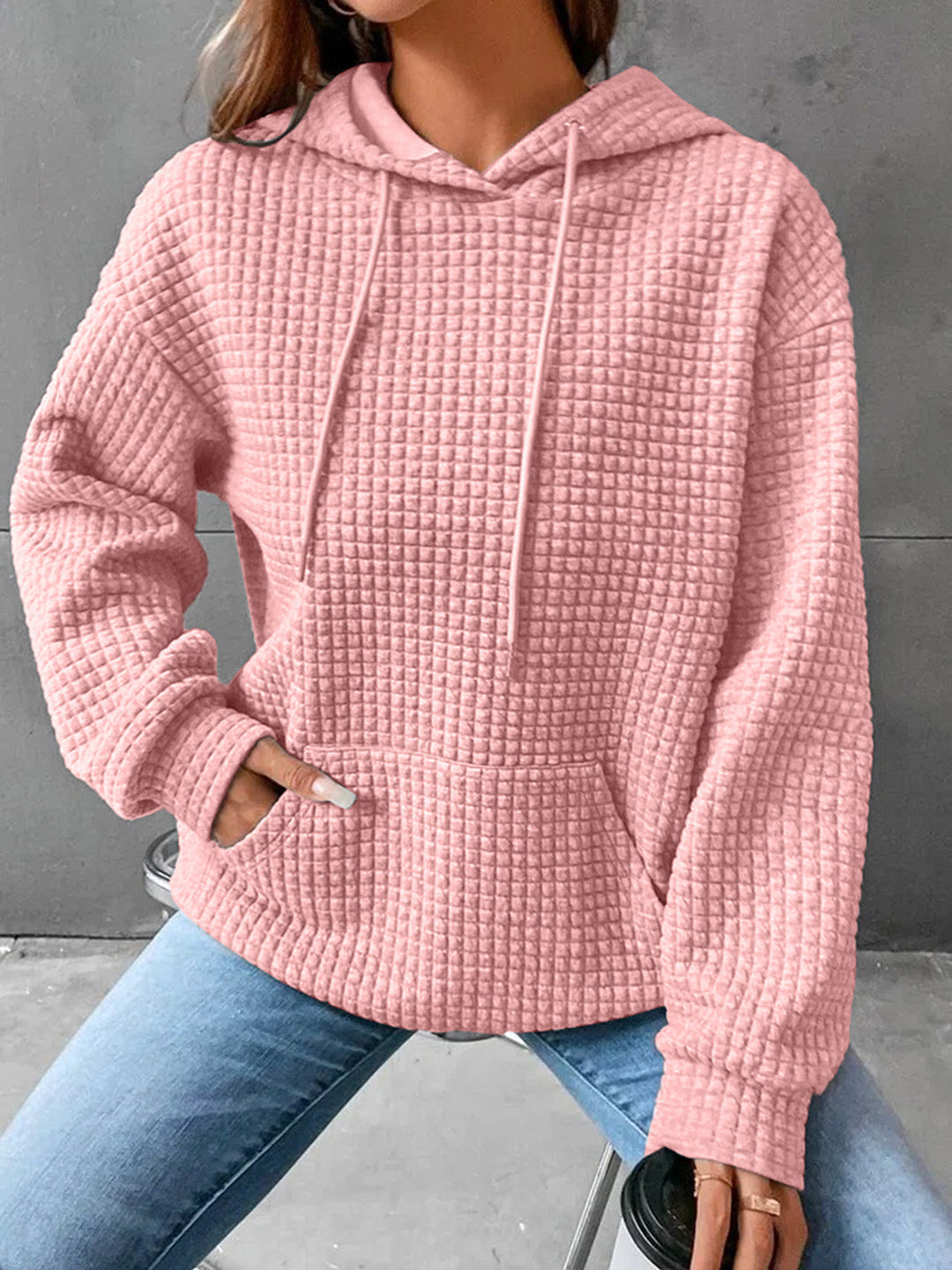 Damen stylischer Hoodie mit strukturiertem Material und Kängurutasche EB