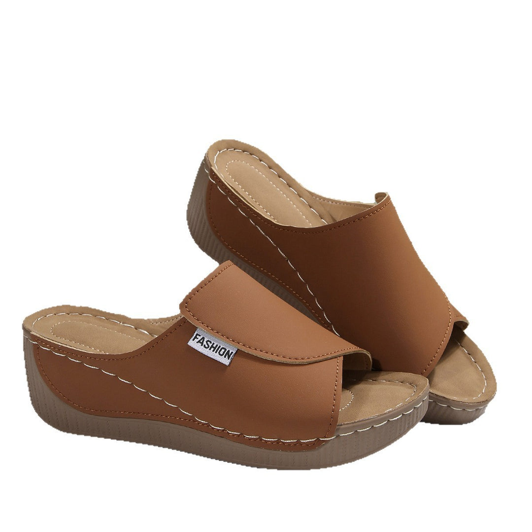 Damen Komfortable Wedge-Pantoletten mit elegantem Riemendesign EB