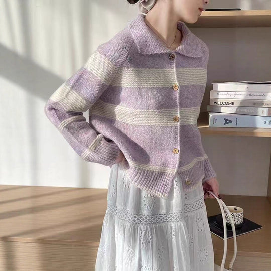 Damen Modischer Strickcardigan mit eleganten Streifen und Holzknöpfen EB