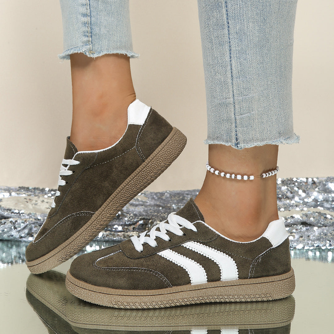 Damen Sneaker mit bequemer Polsterung und modischen Akzenten EB