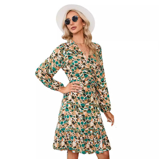 Damen sommerliches Midi-Kleid mit elegantem Mustermix und Rüschensaum EB