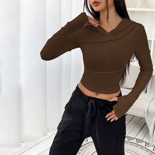 Damen geripptes Cropped-Longsleeve mit Kapuzenkragen, asymmetrischen Nähten und Trompetenärmeln Eichborn Berlin