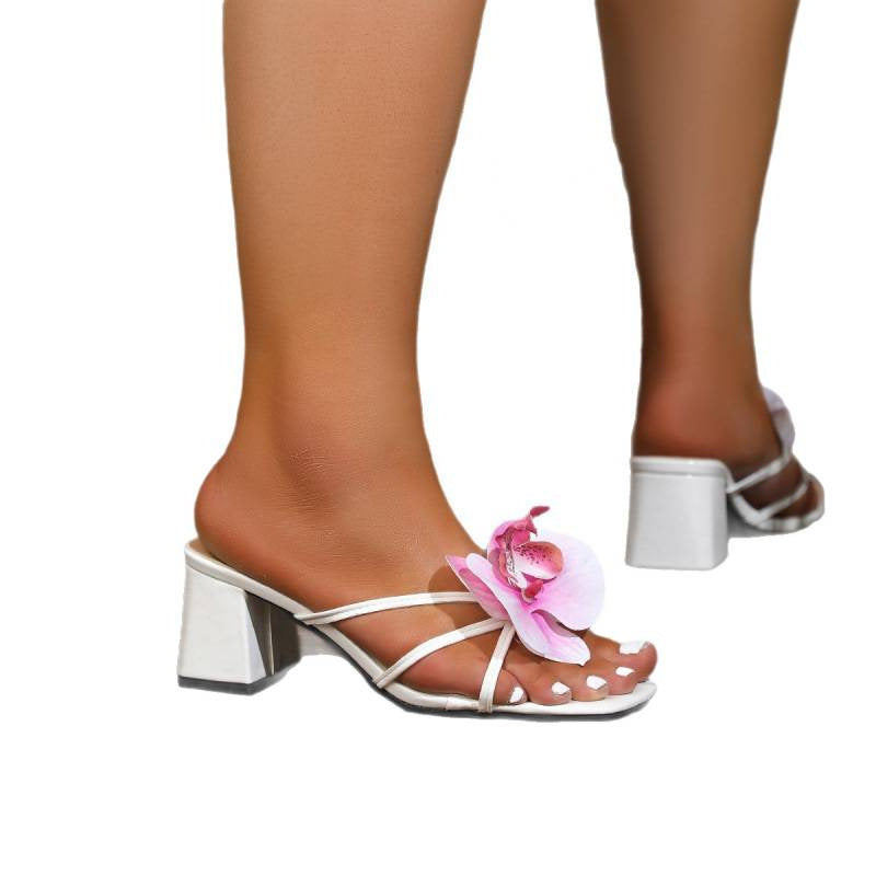 Damen elegante Slingback-Sandalen mit floralen Akzenten und komfortablem Blockabsatz EB