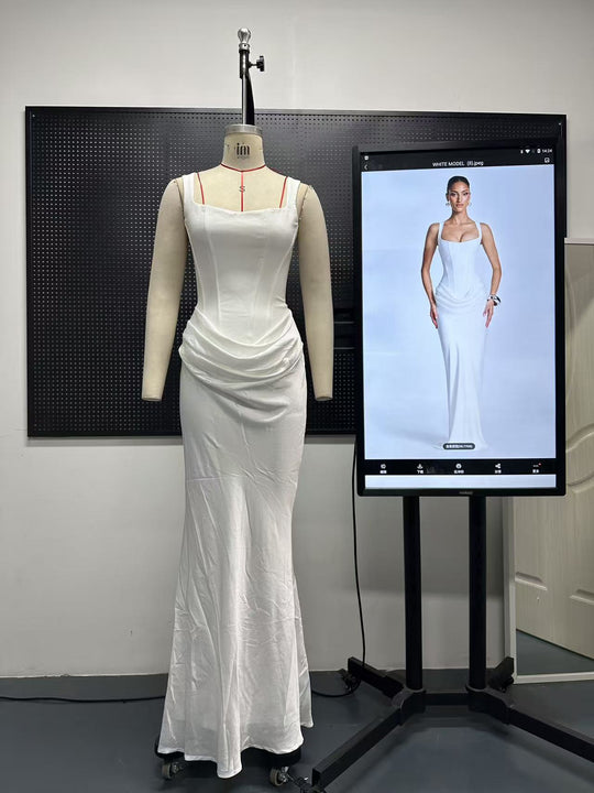 Damen Fließendes Maxi-Kleid mit asymmetrischem Schnitt und raffiniertem Drapé EB