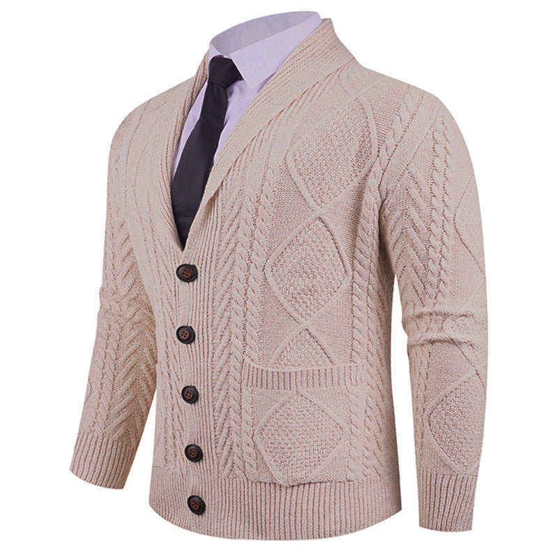 Herren nan Strickcardigan mit Schalkragen, Zopfmuster, aufgesetzten Taschen und Knopfleiste EB