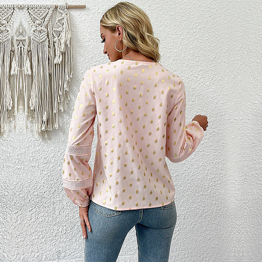 Damen Bluse mit V-Ausschnitt und feinem Lochmuster EB