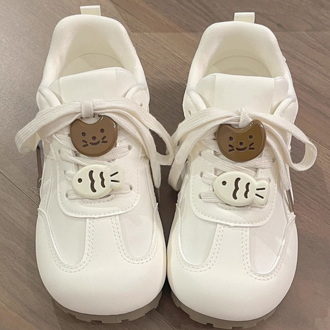 Damen Niedrigprofil Sneakers mit verspielten Motiv-Applikationen EB