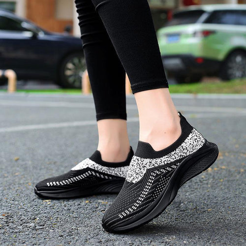 Damen Slip-On Sneakers mit luftiger Strick-Oberfläche und dämpfender Sohle EB