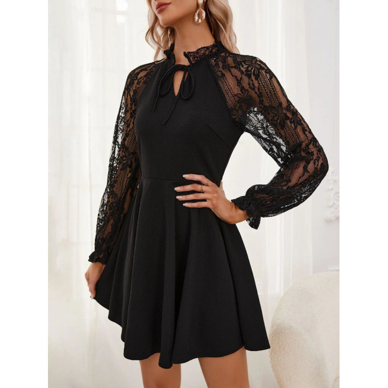 Damen Kleid mit Spitzenärmeln und Taillenschnitt EB