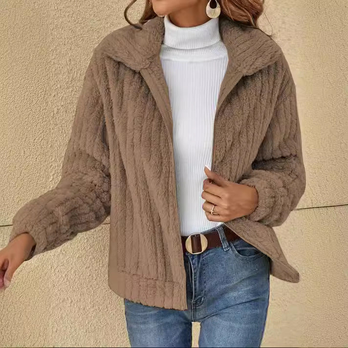 Damen nan kuschelige Teddyjacke mit durchgehendem Reißverschluss, Stehkragen und Eingrifftaschen EB