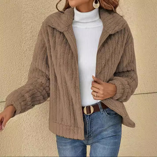 Damen nan kuschelige Teddyjacke mit durchgehendem Reißverschluss, Stehkragen und Eingrifftaschen EB