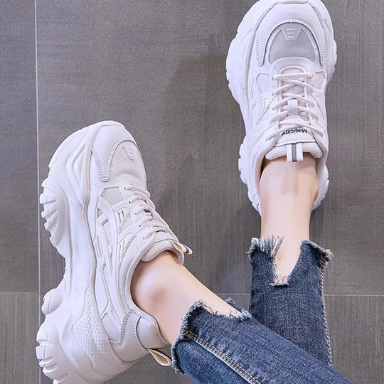 Damen Sportliche Sneakers mit dämpfender Laufsohle und atmungsaktivem Obermaterial EB