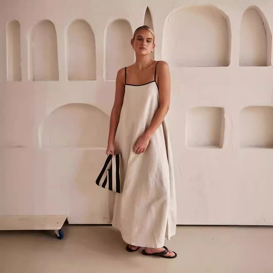 Damen Sommerliches Maxikleid mit schmalen Spaghettiträgern und fließendem Schnitt EB