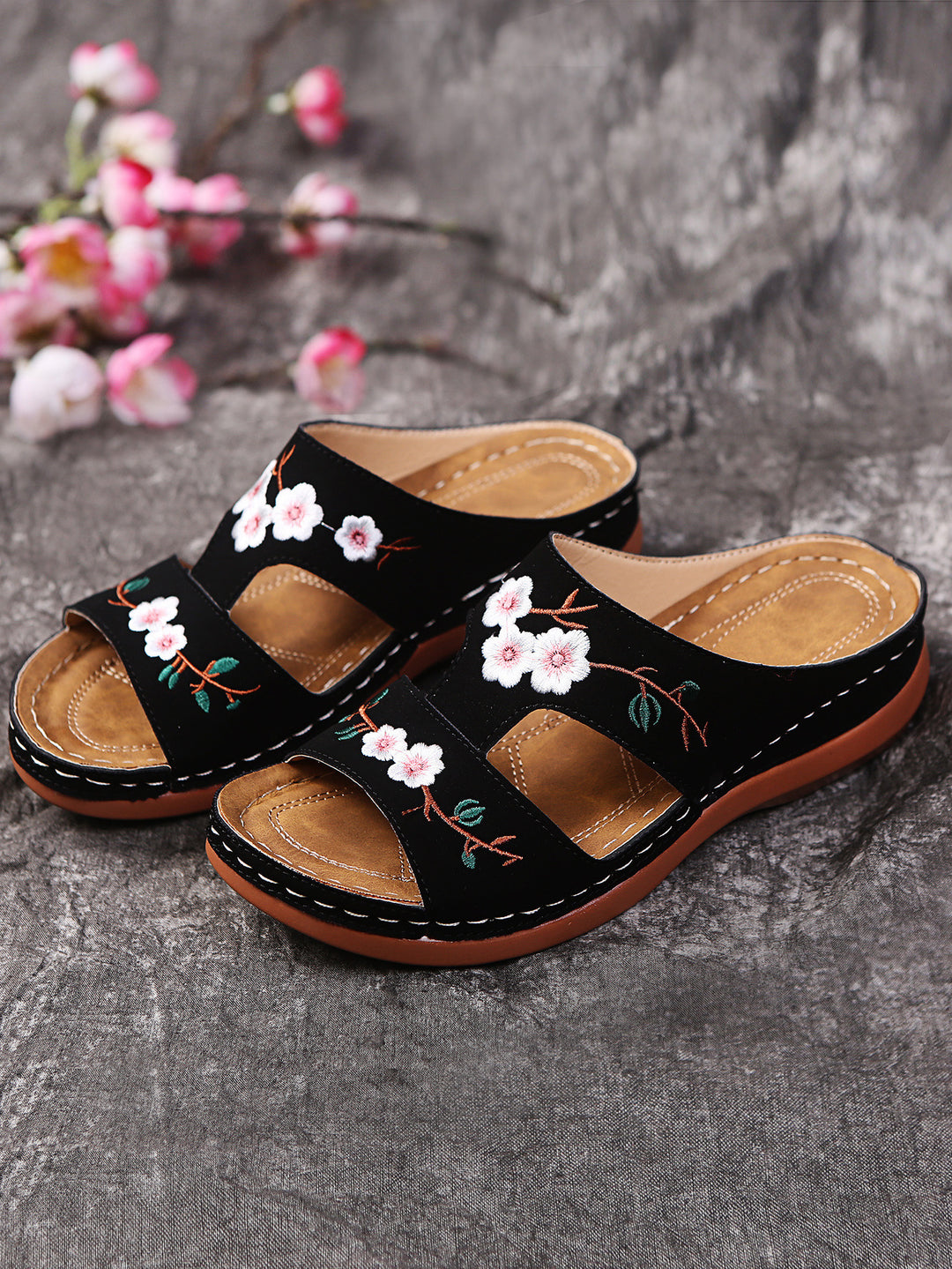Damen Sandalen mit blütenverziertem Design und ergonomischer Sohle EB