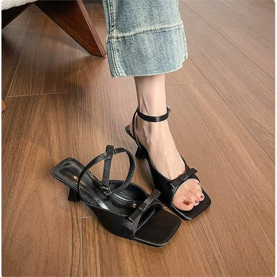 Damen elegante Blockabsatz Sandaletten mit schmalen Riemchen EB