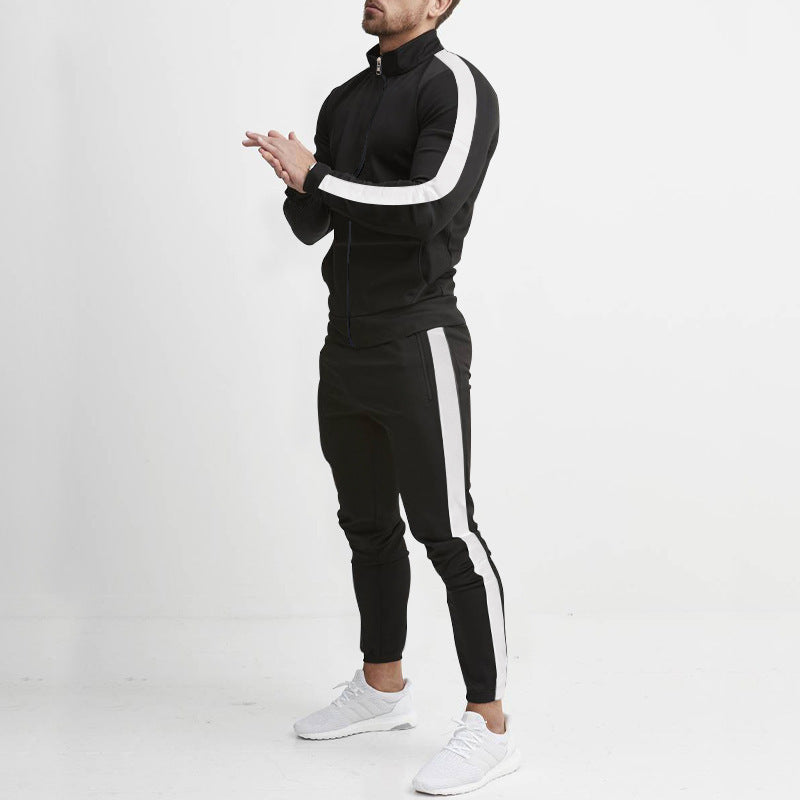 Herren Sportanzug mit hohem Stehkragen und seitlichen Schlitztaschen EB