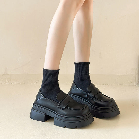 Damen Plateau-Lederschuhe mit modischem Detail und robuster Sohle EB