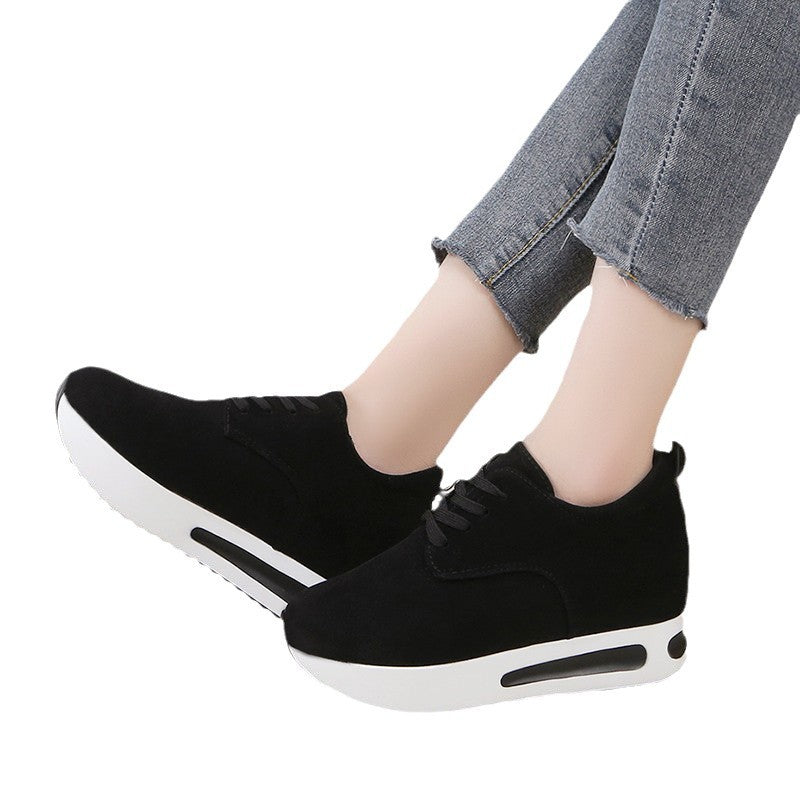 Damen Sneakers mit elegantem Plateau und atmungsaktiver Sohle EB