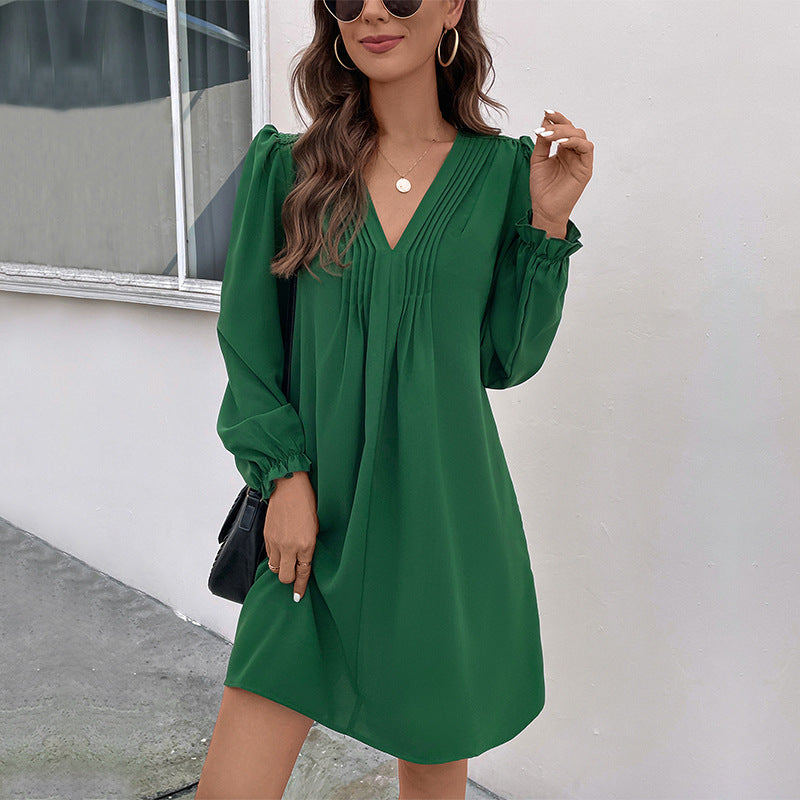 Damen geschnittenes V-Ausschnitt Kleid mit eleganten Puffärmeln und schwingendem Saum EB