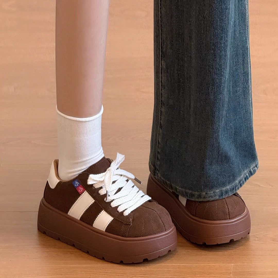 Damen Sportliche Sneaker mit robustem Wildleder-Obermaterial und stylisher Plateausohle EB