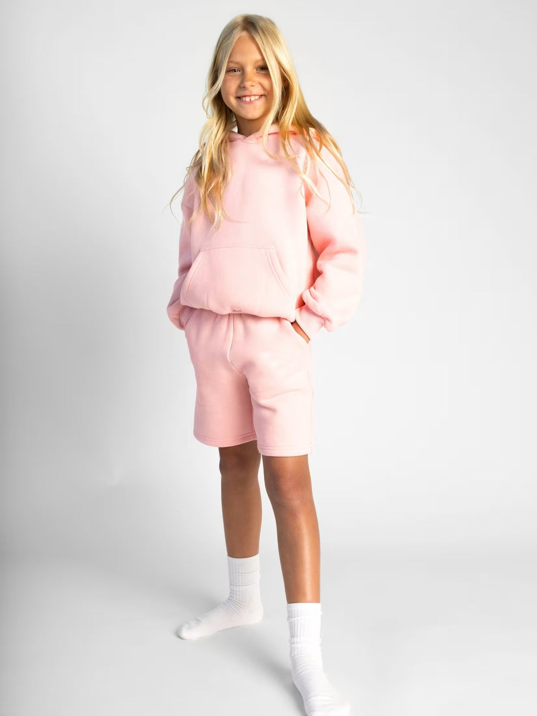 Damen Kapuzensweatshirt und Shorts-Set aus weichem Fleece mit praktischen Taschen EB