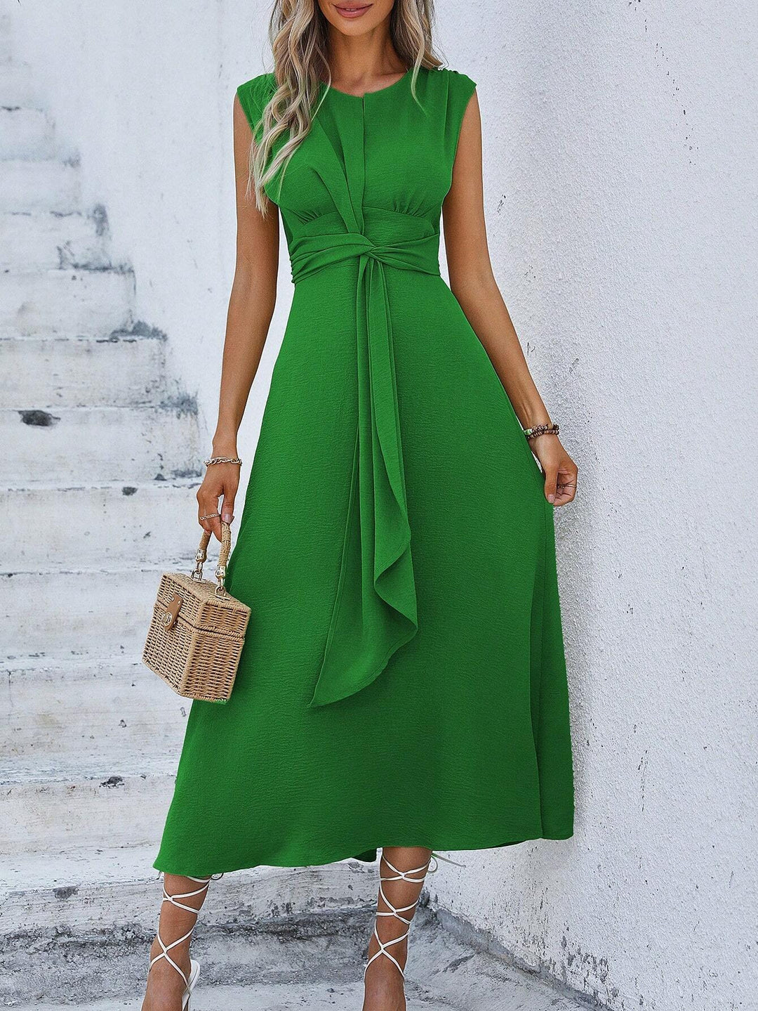 Damen Midikleid mit schlichter Eleganz und Taillengürtel EB