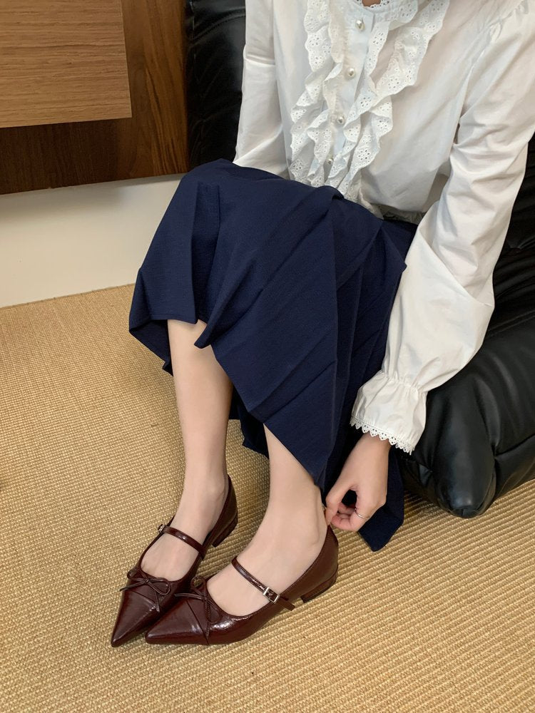 Damen elegante Ballerinas mit modischem Riemchen und spitzem Design EB