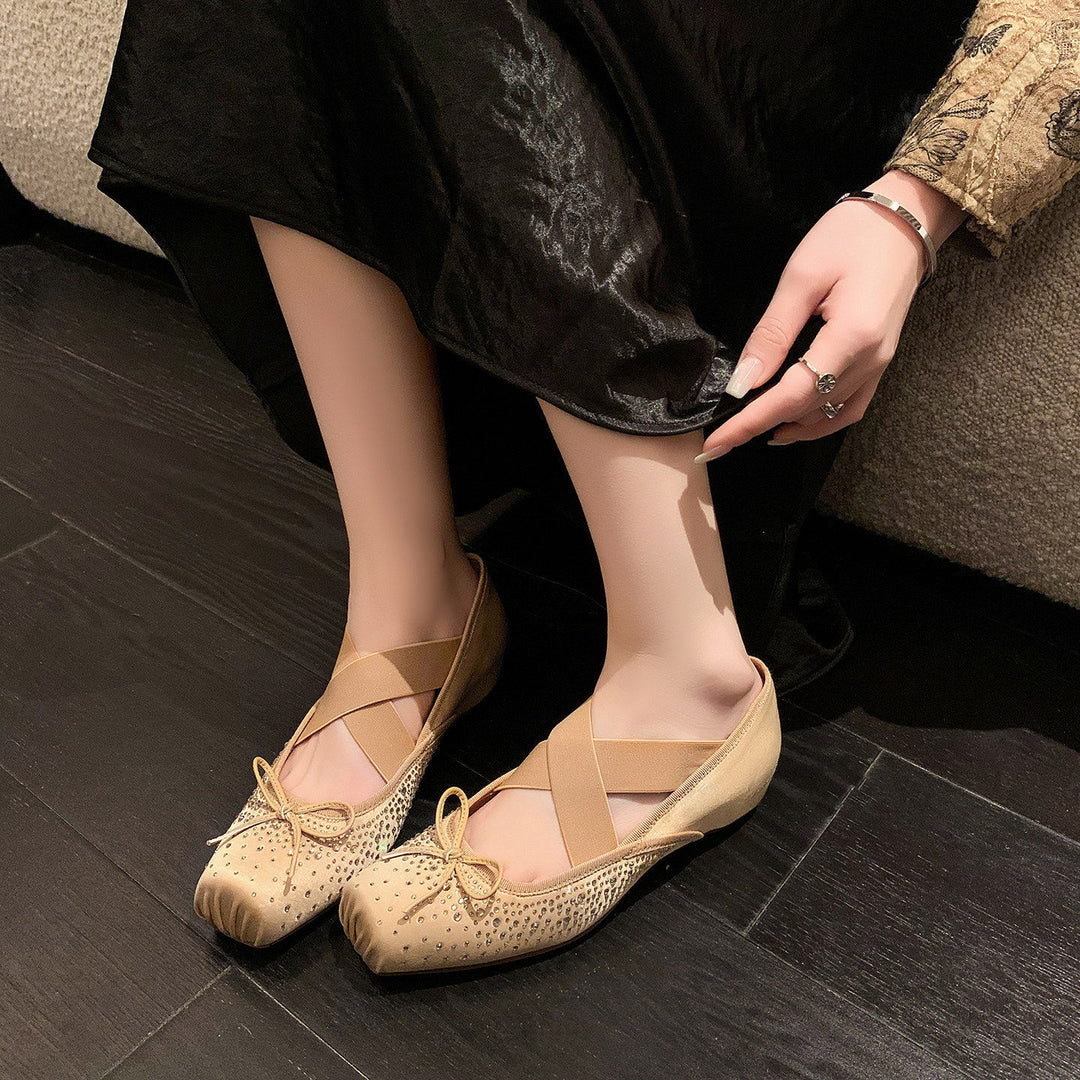 Damen Ballerinas mit modischem Kreuzriemendesign und perforierter Oberfläche EB