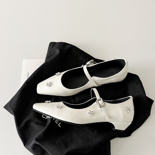Damen Ballerina Schuhe mit dekorativen Blumenapplikationen und Riemen EB