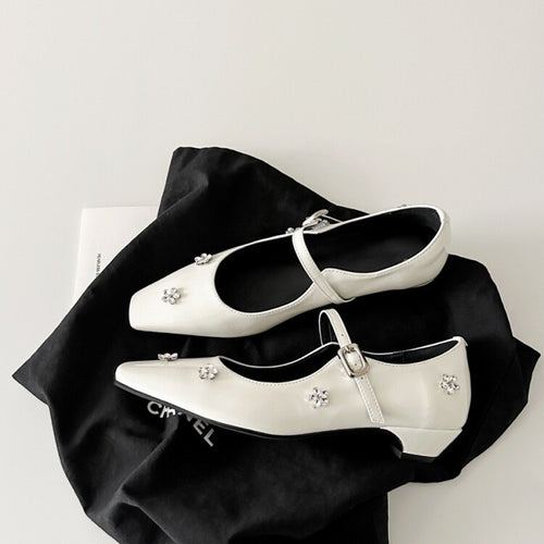 Damen Ballerina Schuhe mit dekorativen Blumenapplikationen und Riemen EB