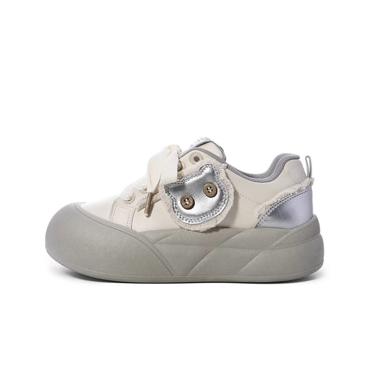Damen Trendige Sneakers mit einzigartigem Blumen-Detail EB
