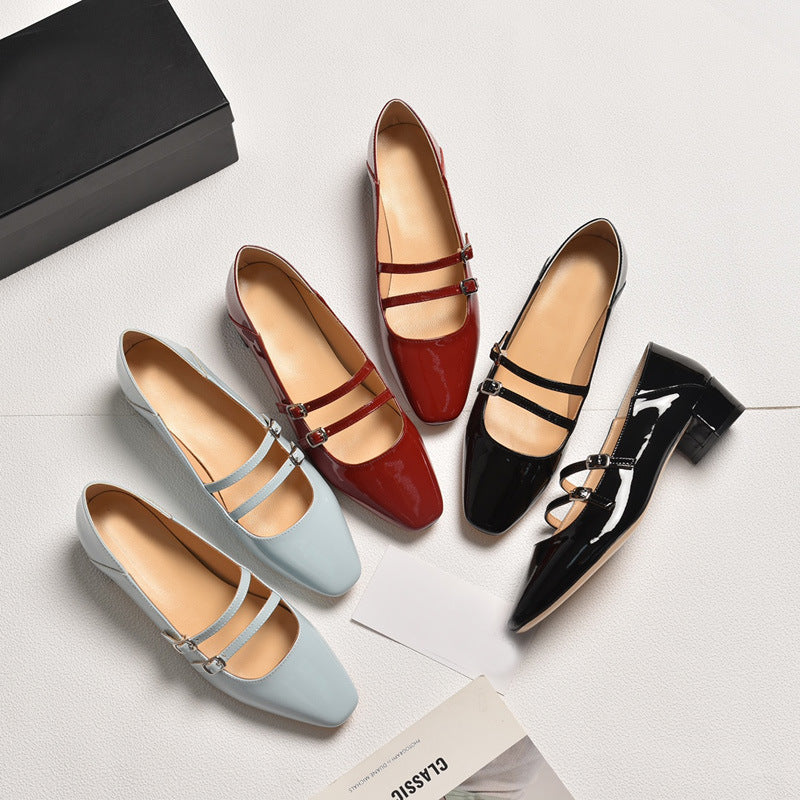 Damen Elegante Ballerinas mit schickem Riemchenverschluss und komfortablem Blockabsatz EB